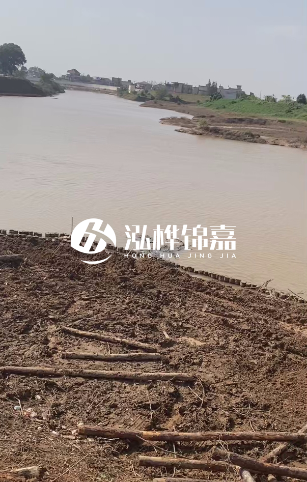 打松木樁施工用什么機(jī)械最好-松木樁施工技術(shù)要求？