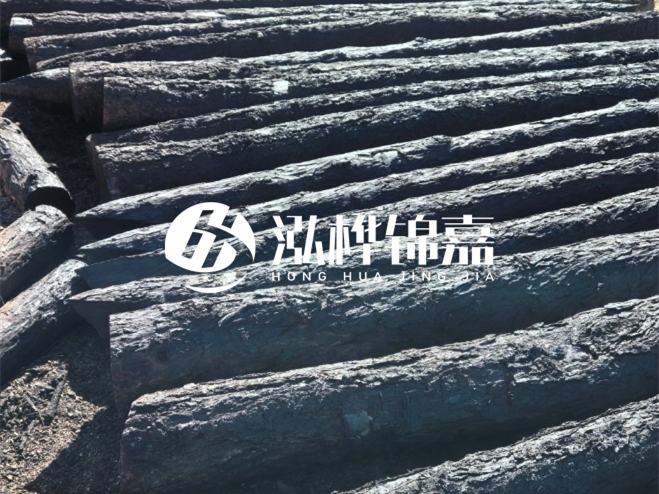 經(jīng)過(guò)防腐處理的松木樁價(jià)格貴多少？炭化處理的松木樁貴多少？