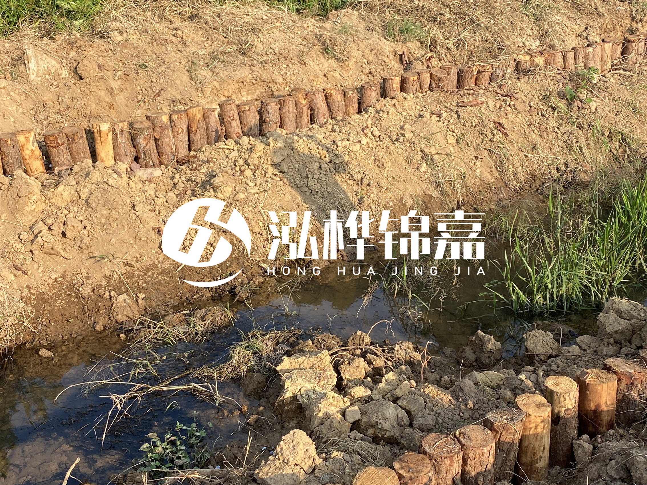 防汛木樁價(jià)格中的施工費(fèi)如何計(jì)算？水下打樁和陸地打樁費(fèi)用差異？